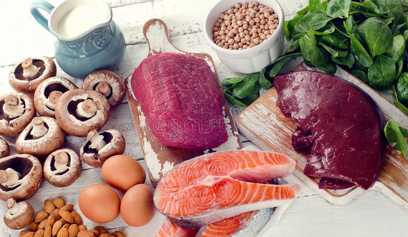 Nahrungsmittel am höchsten im natürlichen Vitamin B2 stockfotografie Nahrungsmittel am höchsten im natürlichen Vitamin B2 stockfotografie