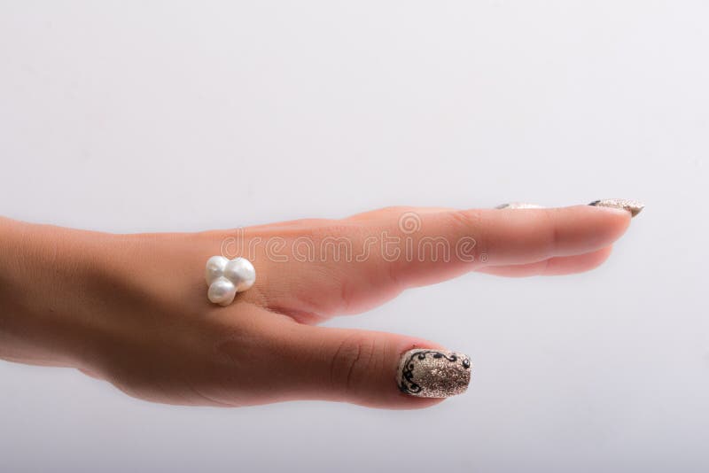 10. Nail art pearls - wide 7
