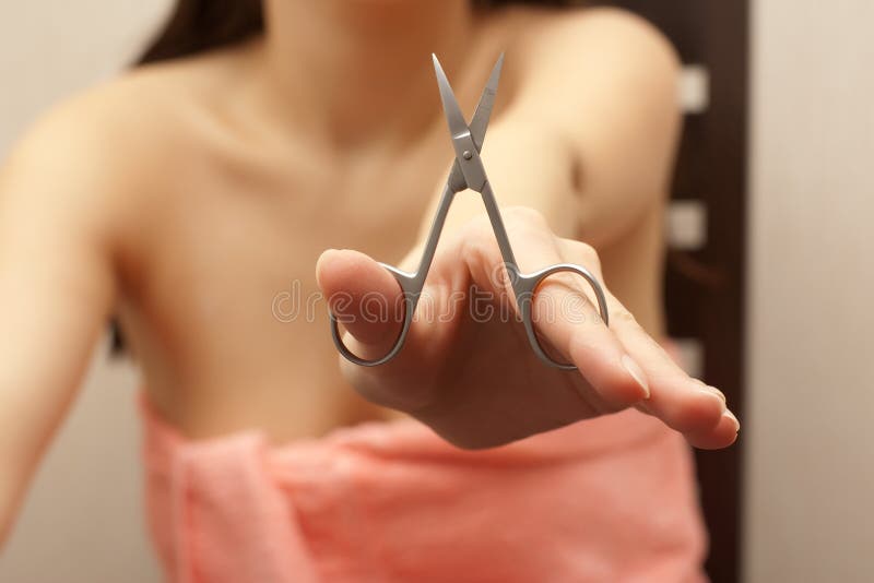 Nail scissors