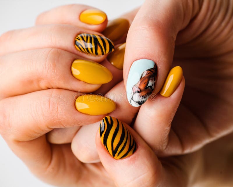 Abnorm Nail Behavior | Nail Art : Golden Tiger Nails