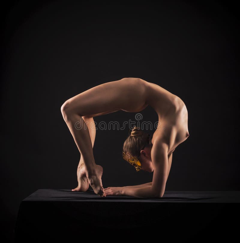 male-nude-contortion