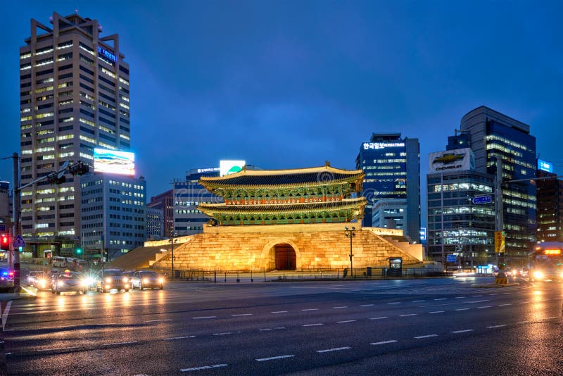 Namdaemun Gate Sungnyemun with City Traffic, Seoul, South Korea ...