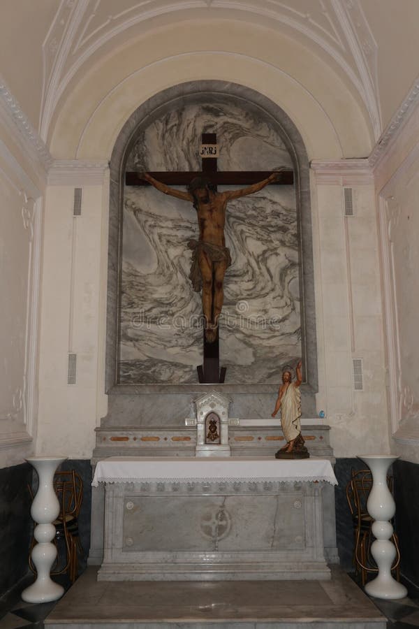 Napoli - Altare Del Crocifisso Nella Chiesa Di Santa Lucia Vergine Al ...