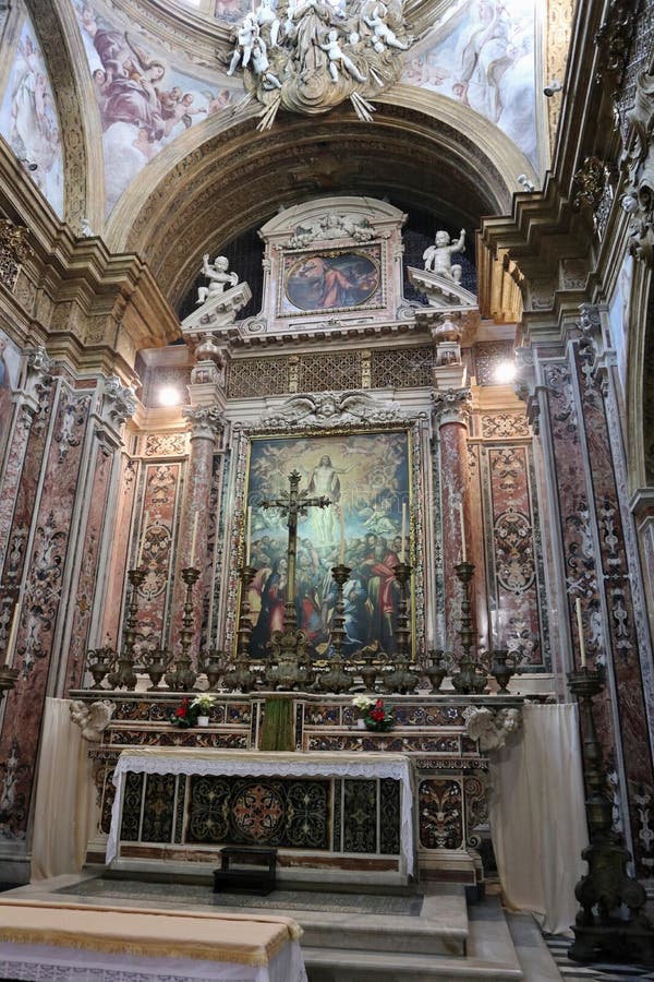 Napoli - Altare Maggiore Della Chiesa Di San Gregorio Armeno Editorial ...