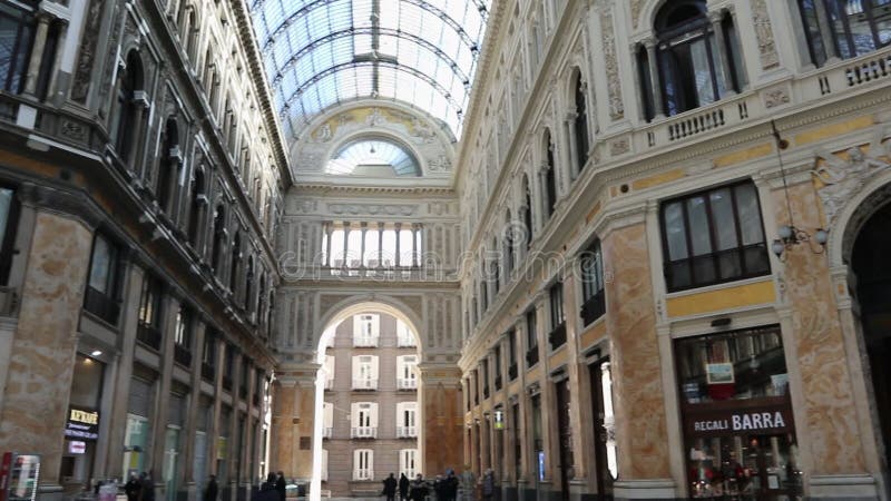 Napoli panoramica della galleria umberto i banque de vidéos
