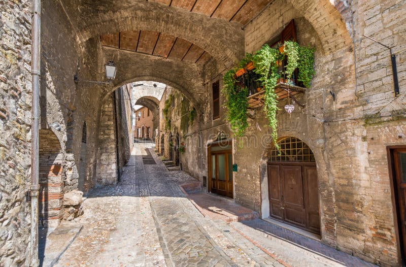 Narni, αρχαία πόλη στην επαρχία Terni Ουμβρία, κεντρική Ιταλία στοκ φωτογραφίες με δικαίωμα ελεύθερης χρήσης Narni, αρχαία πόλη στην επαρχία Terni Ουμβρία, κεντρική Ιταλία στοκ φωτογραφίες με δικαίωμα ελεύθερης χρήσης