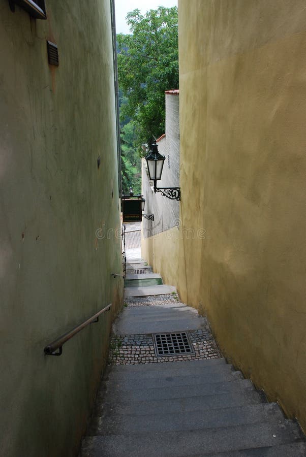 Narrow street and steep steps of Via … – License image – 13819118 ❘  lookphotos