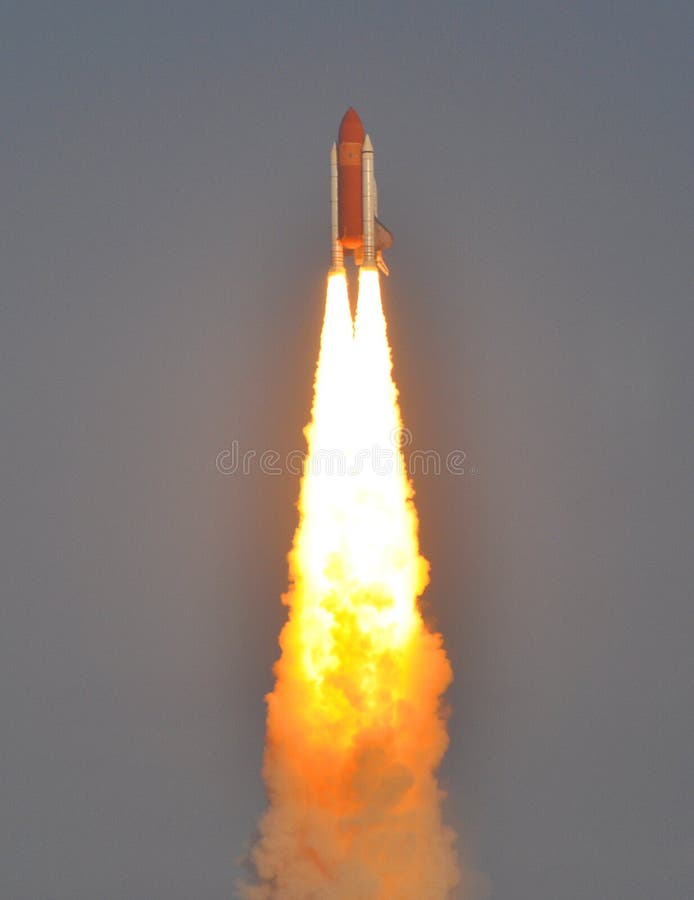 NASA SPACE SHUTTLE DISCOVER LAUNCH! stock photos