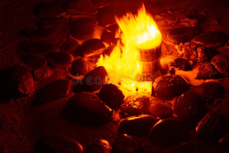 Nascente De água De Incêndio. Metano Em Combustão Na água. Fogo Frio Imagem  de Stock - Imagem de feiticeiro, subterrâneo: 214718589