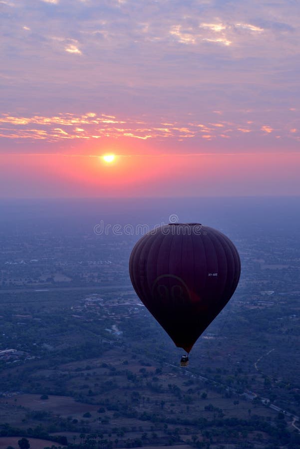 Nascer do sol da mosca do balão de Mynamar Bagan Hot fotos de stock Nascer do sol da mosca do balão de Mynamar Bagan Hot fotos de stock