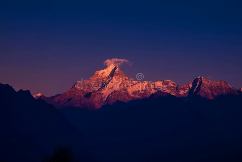 Nascer do sol surpreendente nos himalayas imagem de stock royalty free Nascer do sol surpreendente nos himalayas imagem de stock royalty free