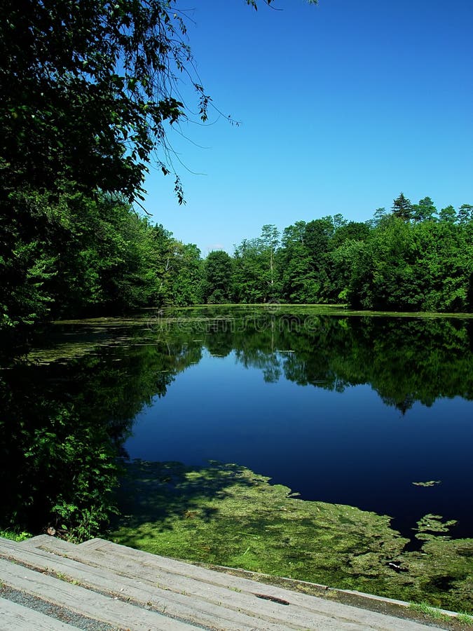 Nashawannuck Pond