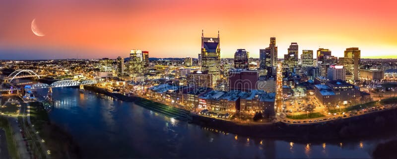 Nashville linia horyzontu z zmierzchem obrazy stock Nashville linia horyzontu z zmierzchem obrazy stock