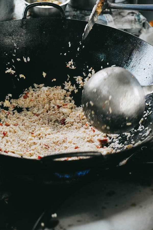 Nasi Goreng- - Nasi-goreng, Gebratener Reis Auf Indonesisch Stockfoto ...
