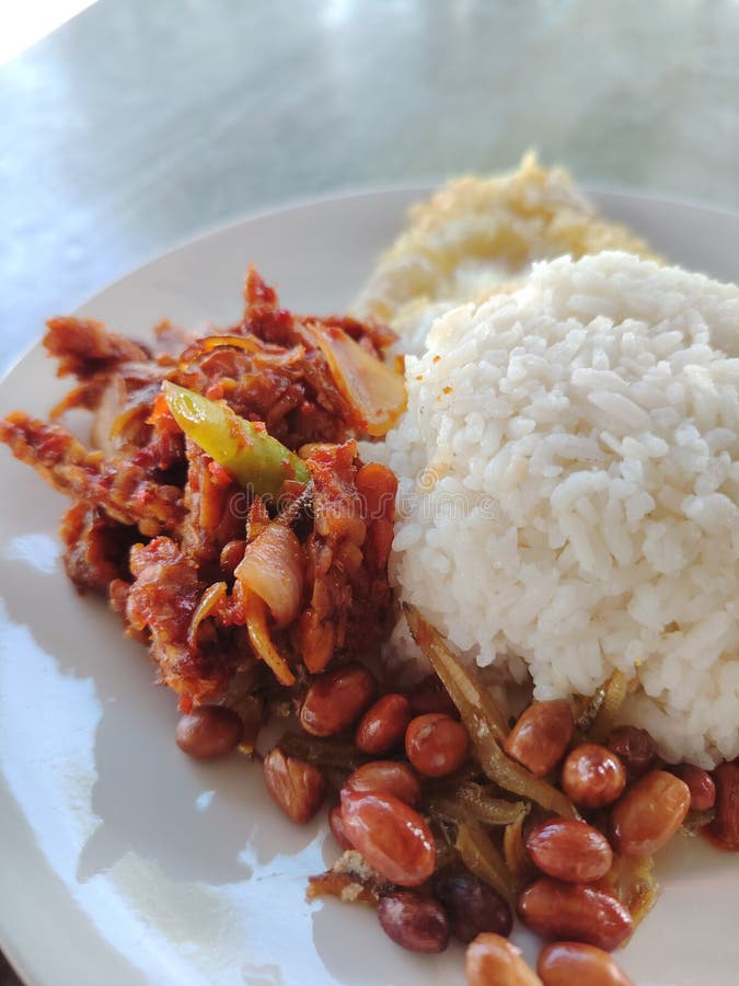 Nasi lemak - это ароматное блюдо из риса, приготовленное в кокосовом молоке стоковая фотография