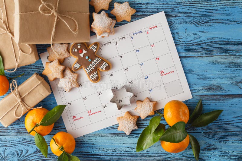 Natale di dicembre del calendario con i dolci fotografia stock libera da diritti Natale di dicembre del calendario con i dolci fotografia stock libera da diritti