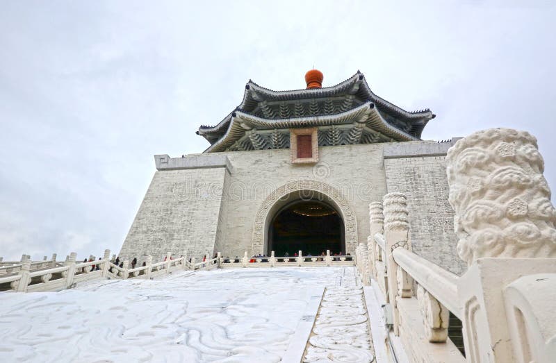 Nationale Chiang Kai-shek Memorial Hall ist ein Nationaldenkmal, die Touristenattraktion, die zum Gedenken an General Chiang Kai- stockfotografie Nationale Chiang Kai-shek Memorial Hall ist ein Nationaldenkmal, die Touristenattraktion, die zum Gedenken an General Chiang Kai- stockfotografie