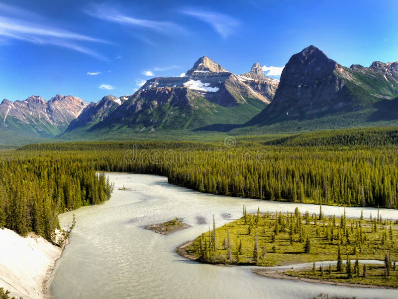 Nationalpark Kanadas, Banff, Gebirgsfluss-Szene lizenzfreies stockfoto Nationalpark Kanadas, Banff, Gebirgsfluss-Szene lizenzfreies stockfoto