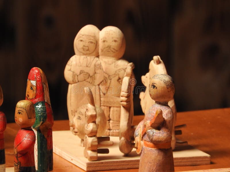 Nationell traditionell garnering av taket och v?ggarna av den mongoliska Yurten Tappningv?vmodeller Garneringen av Yurten arkivbild Nationell traditionell garnering av taket och v?ggarna av den mongoliska Yurten Tappningv?vmodeller Garneringen av Yurten arkivbild