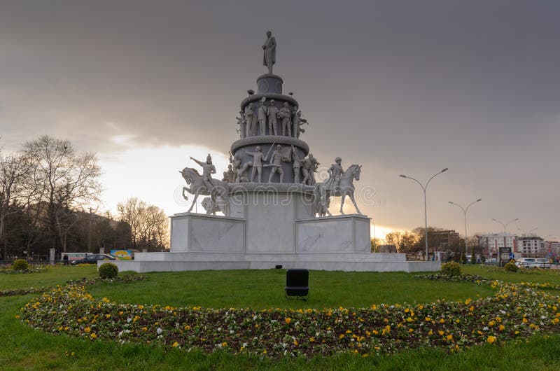 Nationmonument i den Eskisehir staden Square/TURKEY fotografering för bildbyråer Nationmonument i den Eskisehir staden Square/TURKEY fotografering för bildbyråer