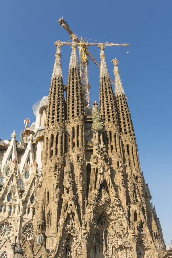 Nativity Facade of La Sagrada Familia - the Impressive Cathedral ...