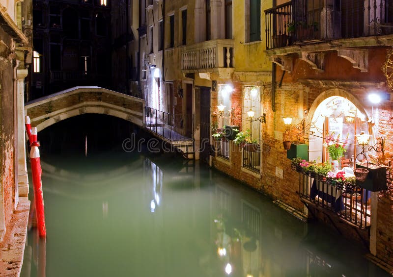 nattgata venice royaltyfri foto nattgata venice royaltyfri foto
