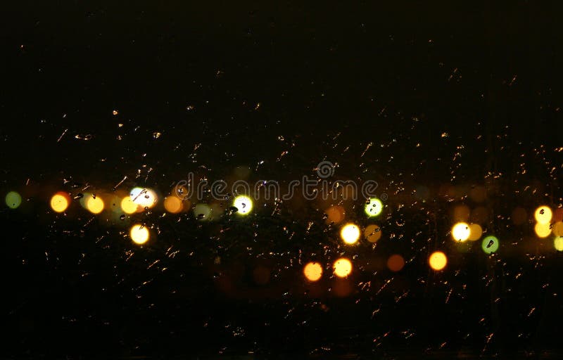 Download Nattregn fotografering för bildbyråer. Bild av lampa, säsongsbetonat - 25611