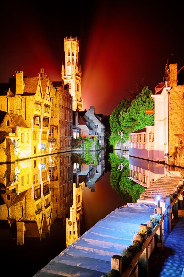 Nattsikt av Bruges, Belgien arkivfoto Nattsikt av Bruges, Belgien arkivfoto