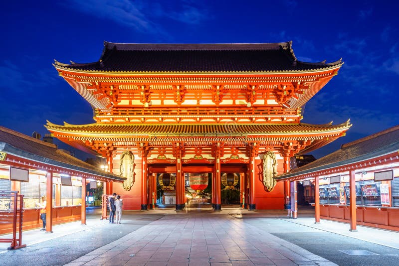 nattsikt av sensojien i den tokyo staden royaltyfri fotografi nattsikt av sensojien i den tokyo staden royaltyfri fotografi