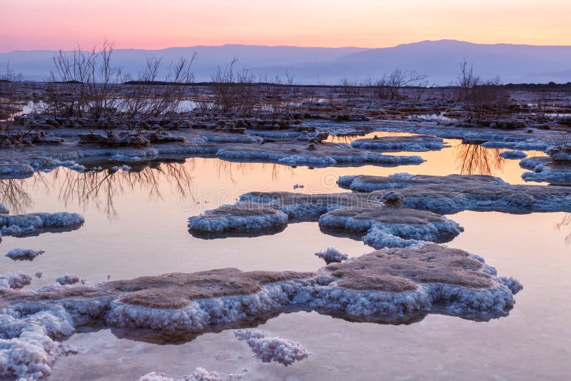 Natura del paesaggio del sale di mattina di alba di Israele del mar Morto fotografia stock Natura del paesaggio del sale di mattina di alba di Israele del mar Morto fotografia stock