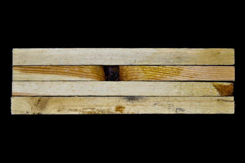 Vân gỗ tự nhiên của gỗ thông làm nổi bật các bức tường và nội thất. Hãy xem hình ảnh liên quan đến bề mặt ván gỗ thông để tìm hiểu về sự độc đáo của sản phẩm này.