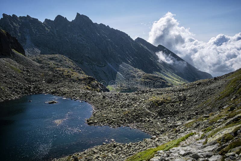 Přírodní scenérie s plesem Mlynická dolina, Vysoké Tatry, Slovensko