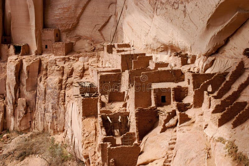 Navajoen för monumentet för 2 betatakin fördärvar den nationella