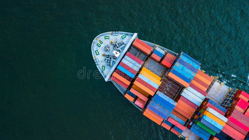 Nave da carico del contenitore di vista aerea, inte di spedizione del trasporto di affari fotografia stock libera da diritti