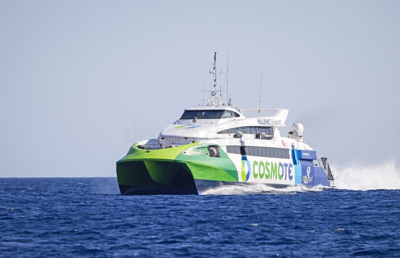 Nave passeggeri catamarica ad alta velocità fotografie stock libere da diritti
