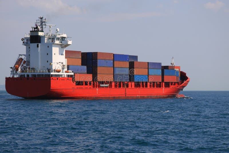 Nave porta-container fotografie stock libere da diritti Nave porta-container fotografie stock libere da diritti