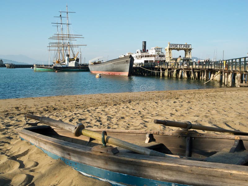 Navi storiche nella baia di San Francisco fotografia stock Navi storiche nella baia di San Francisco fotografia stock