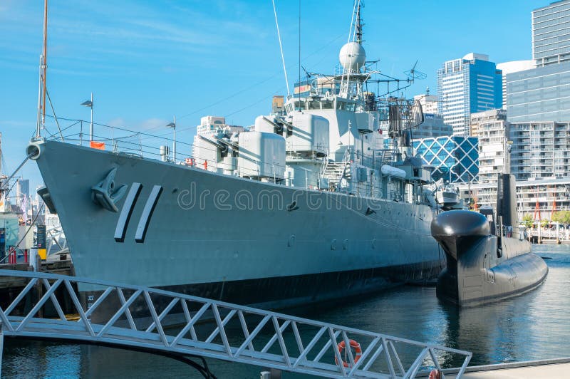 A navio de guerra número 11 está amarrando no museu marítimo nacional australiano, porto querido foto de stock A navio de guerra número 11 está amarrando no museu marítimo nacional australiano, porto querido foto de stock