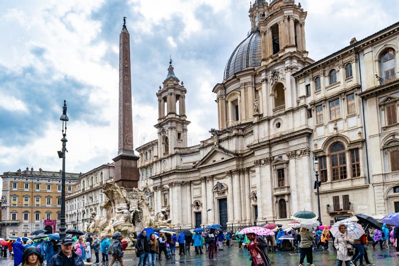 Navona kwadrata piazza Navona z Bernini fontanną Cztery rzeki Fontana Dei Quattre Fiumi, Rzym zdjęcie stock Navona kwadrata piazza Navona z Bernini fontanną Cztery rzeki Fontana Dei Quattre Fiumi, Rzym zdjęcie stock