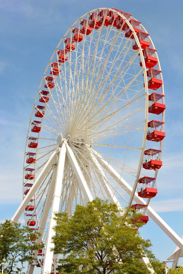 Navy Pier Ferris Wheel editorial stock image. Image of blue 59961594