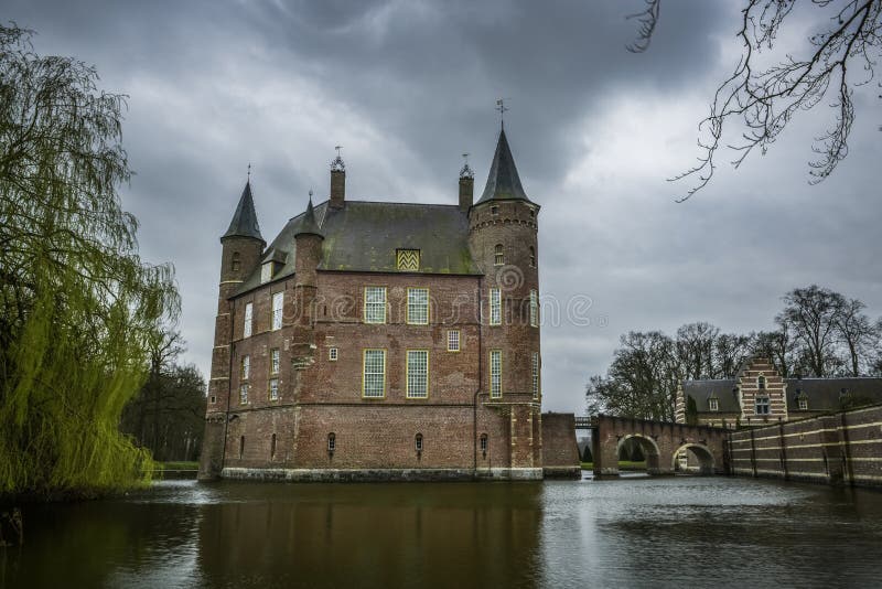 Nederlands kasteel heeswijk royalty-vrije stock fotografie Nederlands kasteel heeswijk royalty-vrije stock fotografie