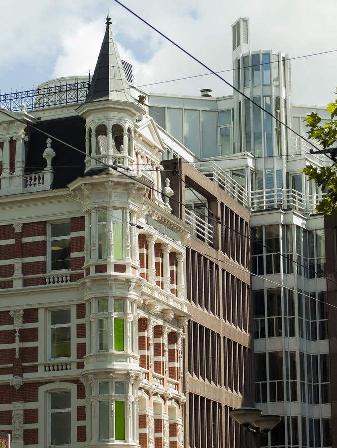 hoed samen Aardrijkskunde Nederlandse Barokke Architectuur En Moderne Gebouwen in Amsterdam Stock  Foto - Image of instituut, modern: 72542720