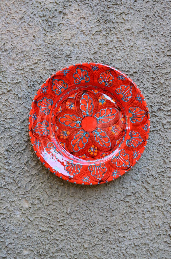 Negozio di ricordo con i prodotti ceramici tipici in Erice fotografia stock libera da diritti Negozio di ricordo con i prodotti ceramici tipici in Erice fotografia stock libera da diritti