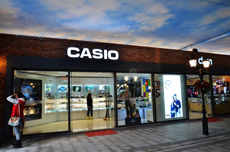 Negozio Di Casio Nel Centro Commerciale Di Siam Paragon, Bangkok Immagine Editoriale - Immagine