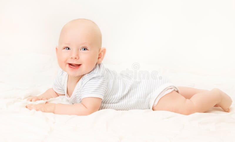 Neonato, ritratto neonato felice del bambino, bambino infantile sorridente sveglio immagine stock