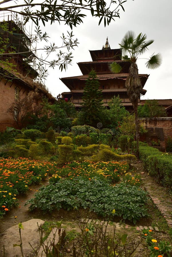 Nepals kathmandu temple și grădină stock image