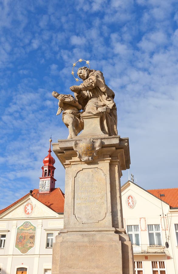 Nepomuk的圣约翰雕象在Brandys nad Labem 免版税库存图片