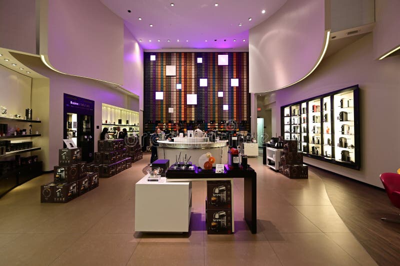 Nespresso Store on Lincoln Road Mall in Beach, Florida at Night. Editorial Photo - Image of entertainment, shopping: 173673126