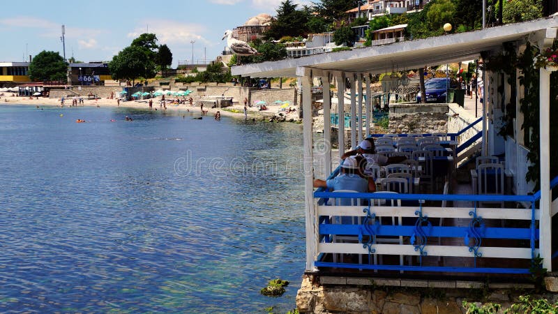Nessebar ресторан берега моря побережья Болгарии, Чёрного моря в старом городке стоковое фото