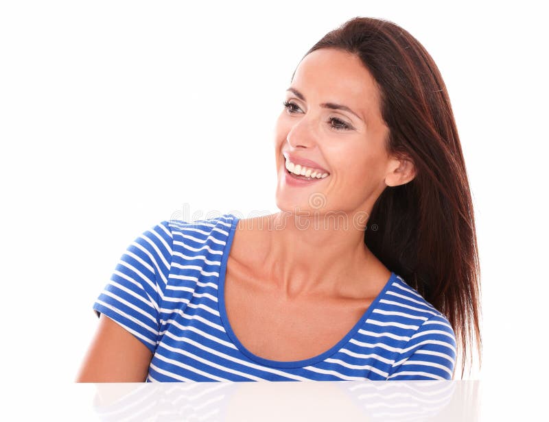 Netter Brunette, der rechts ihr schaut stockfotos